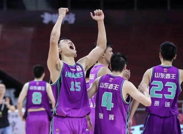 他将头埋进双腿间吮小核图片